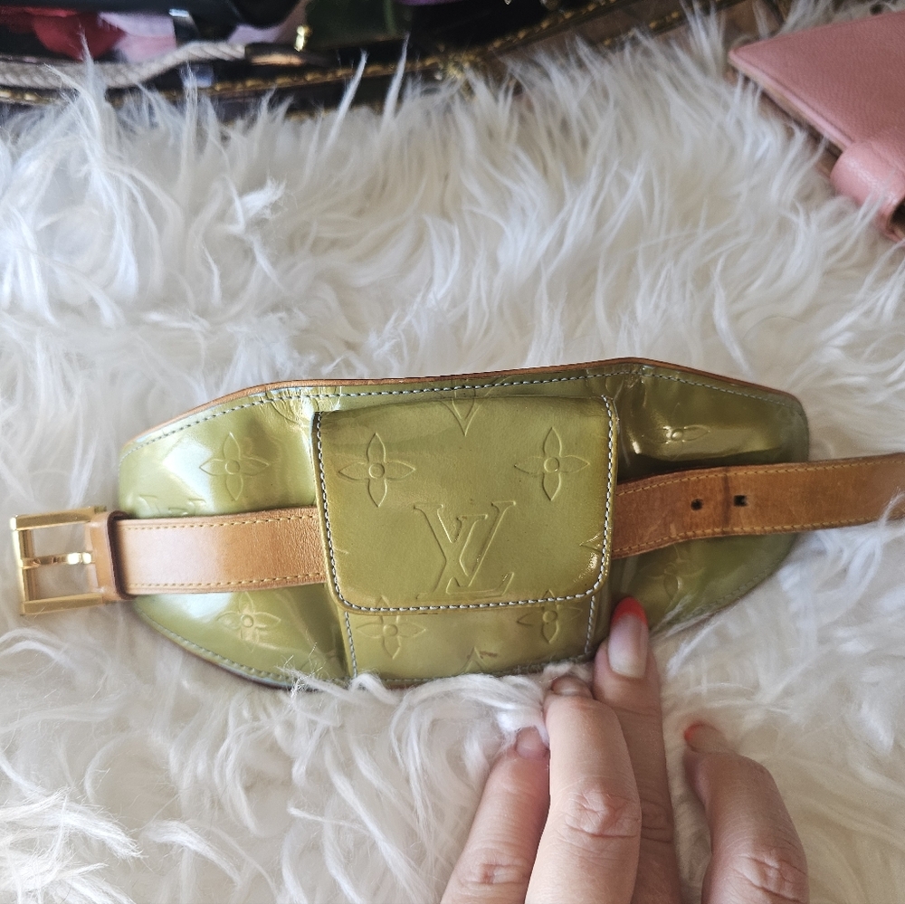Louis Vuitton Olive and Tan Wristlet - Picture 4 of 16